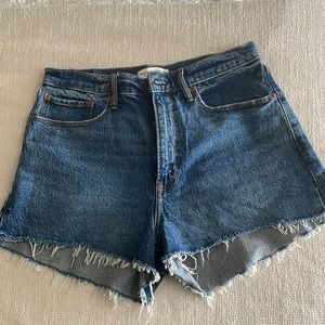 Abercrombie + Fitch Curve Love High Rise Mom shorts